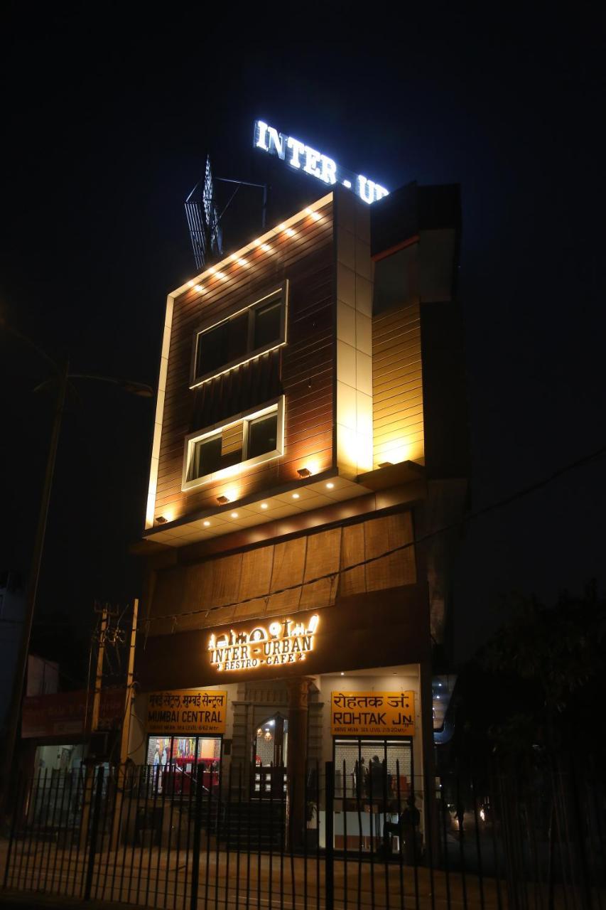 ホテルInter Urban Rohtak エクステリア 写真