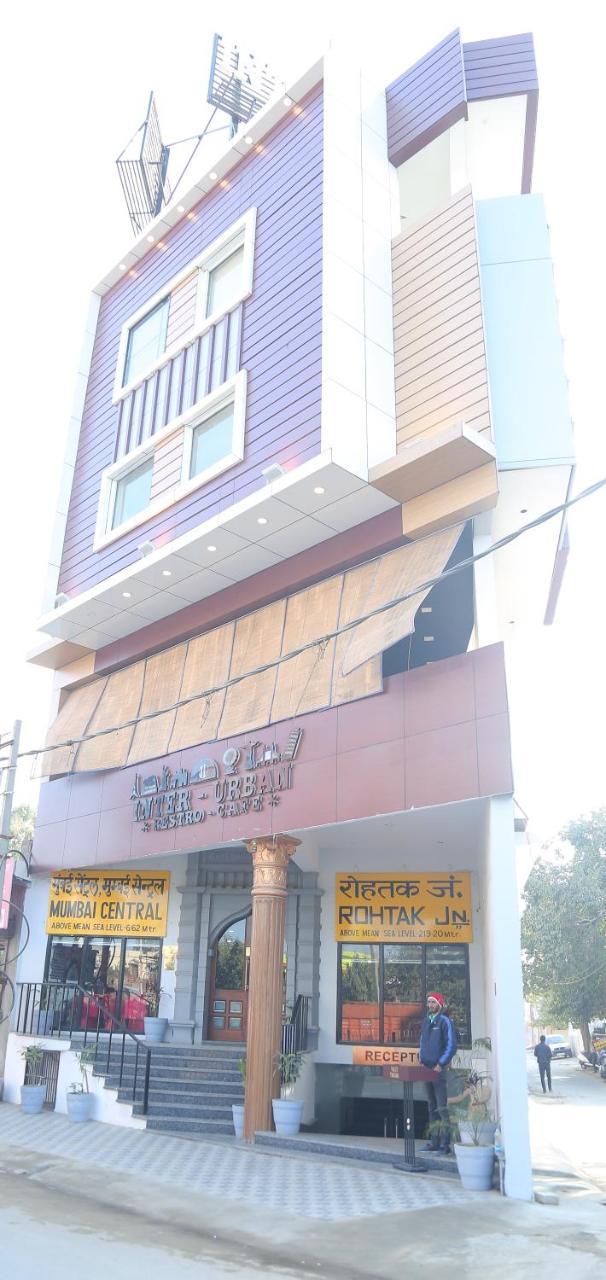 ホテルInter Urban Rohtak エクステリア 写真